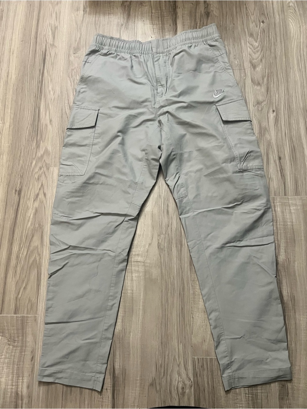 Nike Men’s woven Gray Cargo Pants med